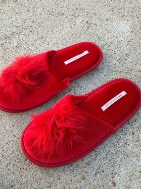 Victoria's Secret Red Velvet Pom Slippers Medium
